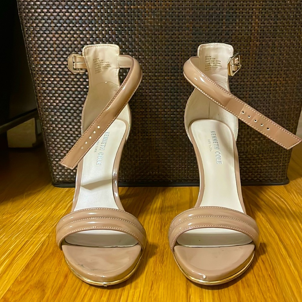 Kenneth Cole nude heels